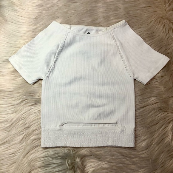 FREE PEOPLE Cut it Out Short Sleeve Top XS/S - Picture 4 of 9